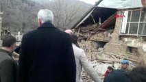 Elazığ ıçışleri bakanı soylu ve sağlık bakanı koca depremin en fazla etkilendiği çavrimtası köyünde