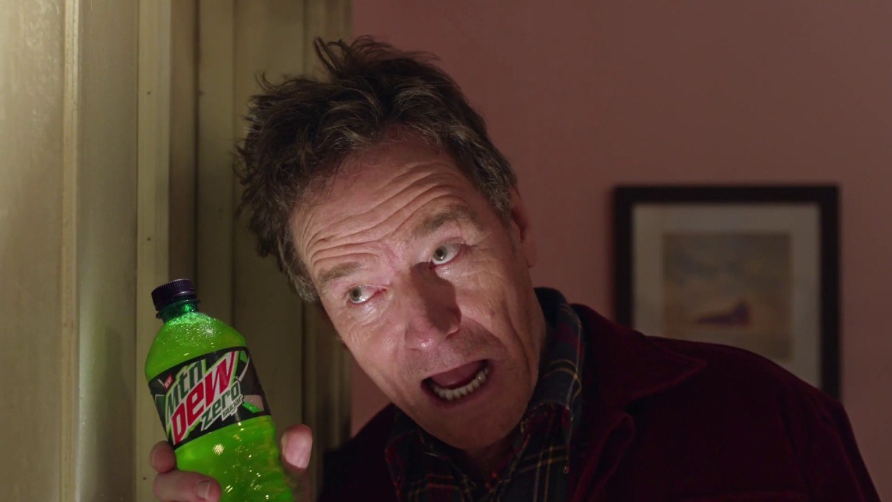 Bryan Cranston rejoue une scène culte de Shining le temps d'une publicité