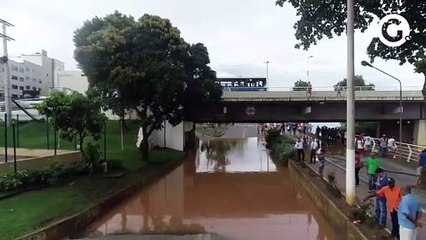 Download Video: Imagens impressionantes mostram cheia no Rio Doce, em Colatina