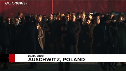 شاهد:  مسيرة على أضواء الشموع للناجين من معسكر "اوشفيتز" في ذكرى المحرقة