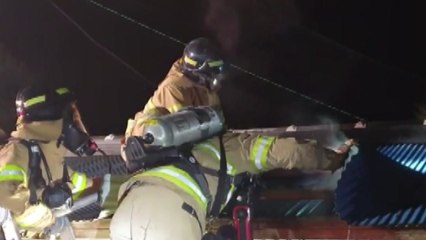 전북 부안 농자재 창고서 불...240여만 원 피해 / YTN