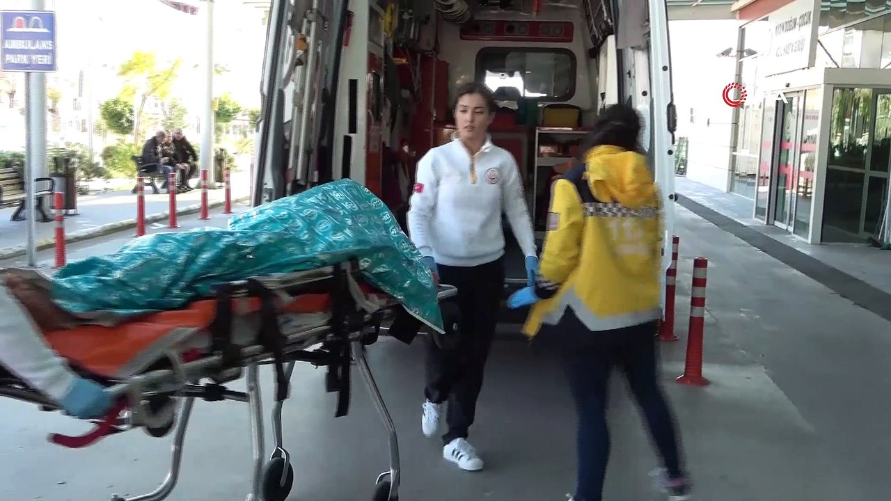 - Boğulma tehlikesi geçiren vatandaşın imdadına deniz polisi yetişti- Antalya’da 1 kişi boğulma tehlikesi geçirdi