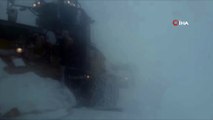 Siirt'te kar ve tipide mahsur kalan araç kurtarıldı