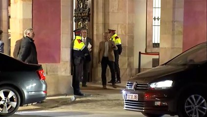 Los presos del procès regresan a prisión tras comparecer en la comisión del Parlament por el 155