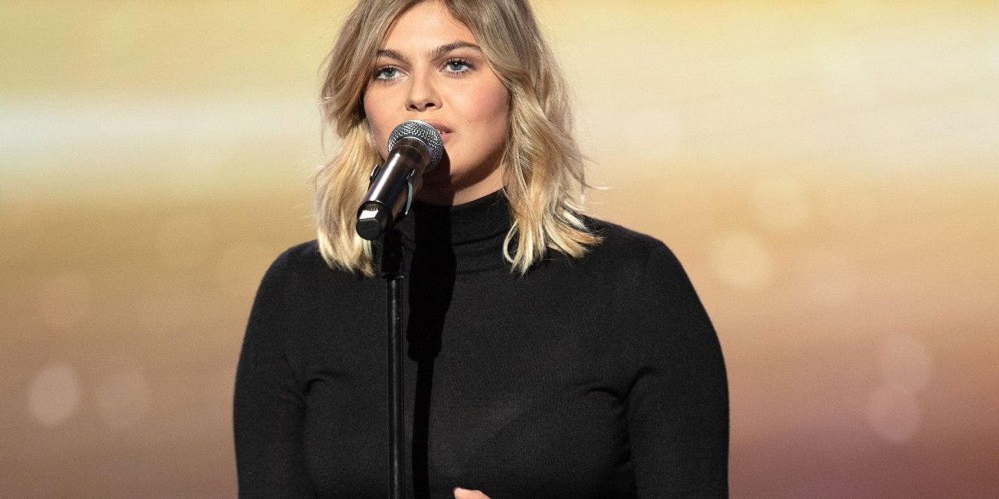 PHOTO - Louane prend des risques... Avec un baby-bump de plus en plus présent !