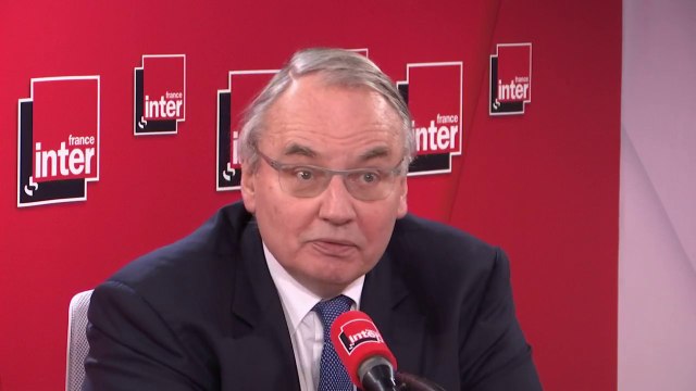 Jean-Louis Bourlanges : Sans doute, on n'aurait pas dû organiser la majorité comme on l'a fait, on n'aurait pas dû écraser les sensibilités politiques