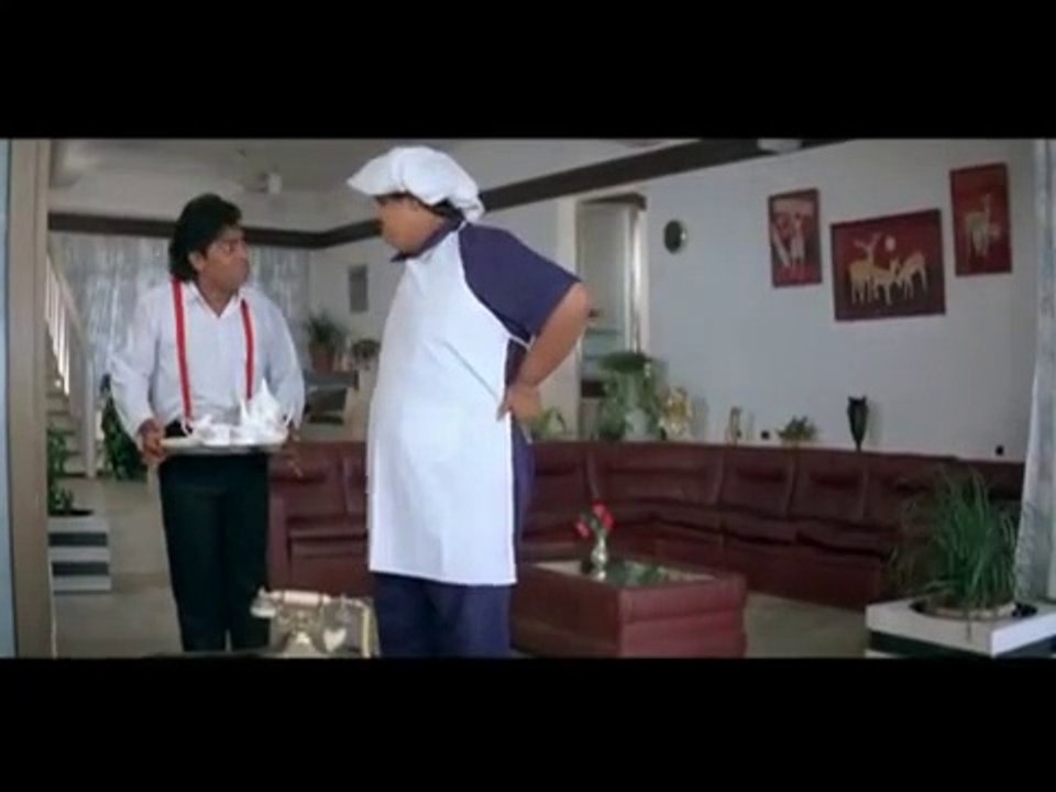 Johnny_Lever_on_phone_(Baazigar)