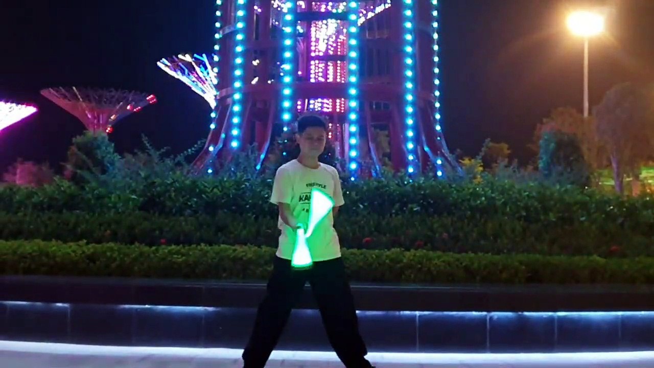 CÔN ĐÈN PHÁT SÁNG tại #KANSHOP bán côn nhị khúc. #Led nunchaku (1)