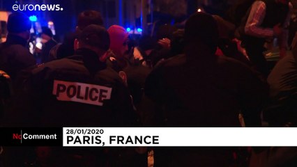 Campo de migrantes evacuado em Paris