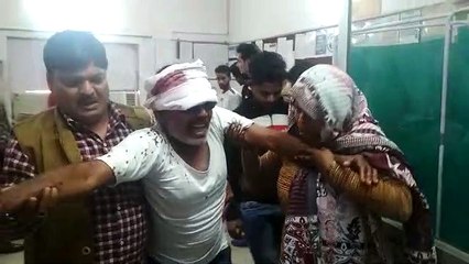 इटावा में व्यक्ति से दंबगों ने की मारपीट, गंभीर हालत में युवक का उपचार जारी