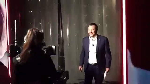 Salvini accolto dal pubblico di Rete 4 a -Fuori dal coro- (28.01.20)