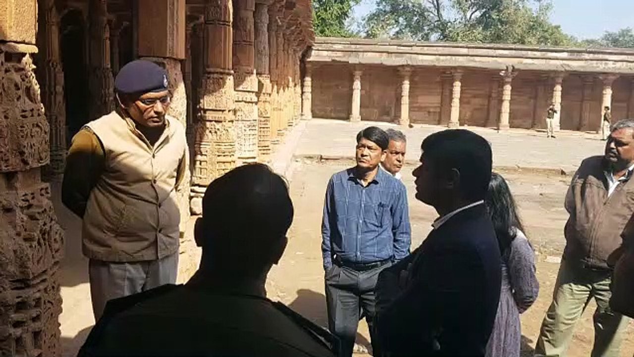 धार: कलेक्टर श्रीकांत बनोठ ने किया भोजशाला का निरीक्षण