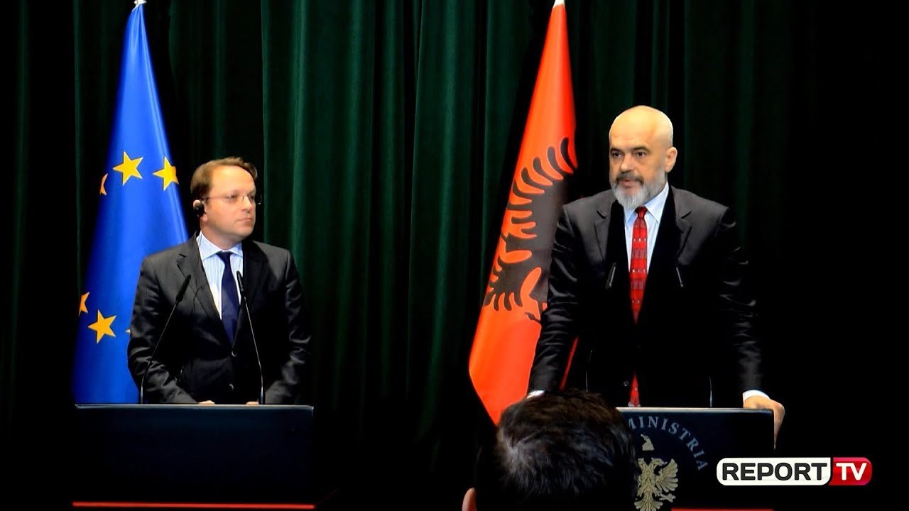 Report TV - Komisioneri për Zgjerim: Duam që Shqipëria të hapë negociatat para samitit të Zagrebit