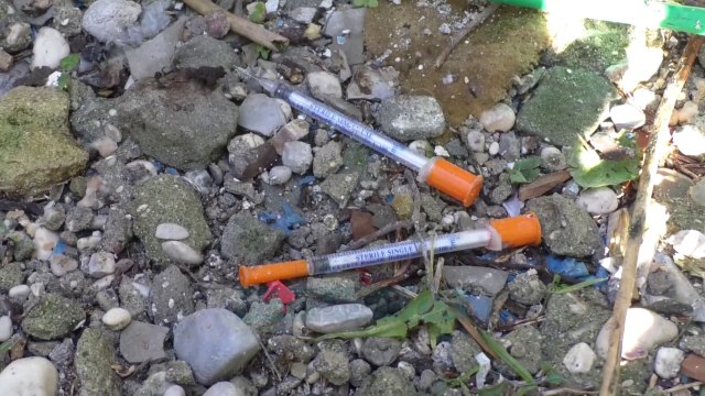 “Qendër droge” në mes të Vlorës, banorët të frikësuar - News, Lajme - Vizion Plus