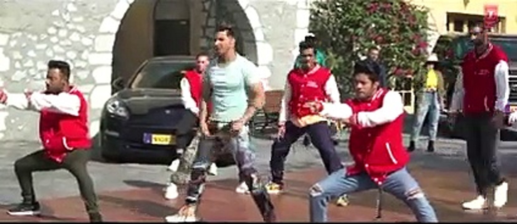 Making Of Illegal Weapon 2.0 - Street Dancer 3D _ Varun D, Shraddha K _ Tanishk B,Jasmine S,Garry S ( 240 X 240 )