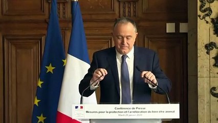 Франция запретит жестокие методы в животноводстве