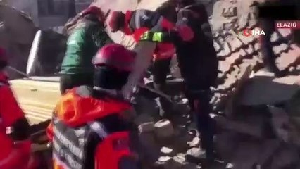 JAK'tan Yüsra bebek ve annesinin kurtarılma anına ilişkin yeni görüntüler