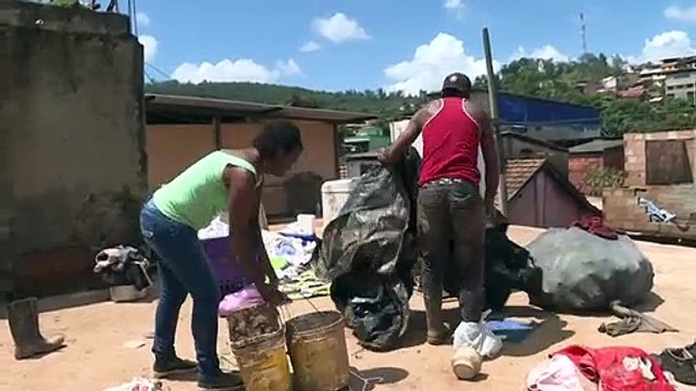 Ilhados pela destruição