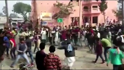 नागरिकता क़ानून विरोधी प्रदर्शनों में फिर हिंसा, दो की मौत कई शहरों में झड़प