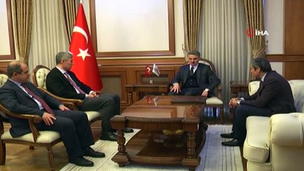 Eğitimci Enver Yücel'den depremzedelere destek