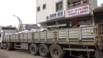 Silopi'de depremzedeler için yardım toplandı