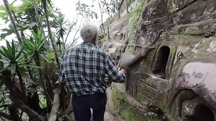 فنان في نيكاراغوا يعيش متنسكا لينحت الجبل