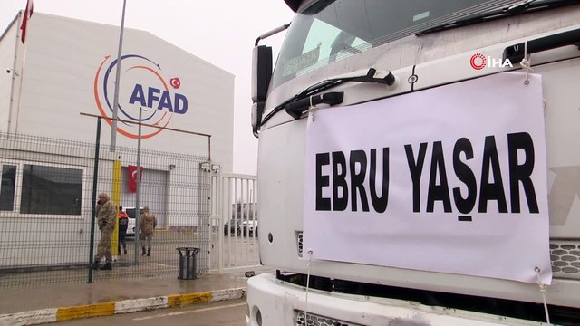 Sanatçı Ebru Yaşar depremzedeleri unutmadı