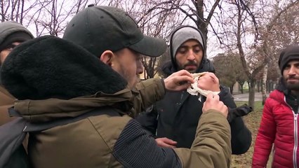 Мигранты обвиняют полицию в применении чрезмерной силы