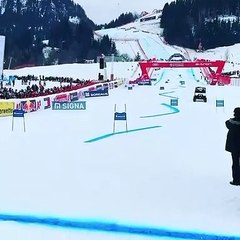 VETTEL E BERNIE ECCLESTONE SULLA NEVE A KITZBUHEL!