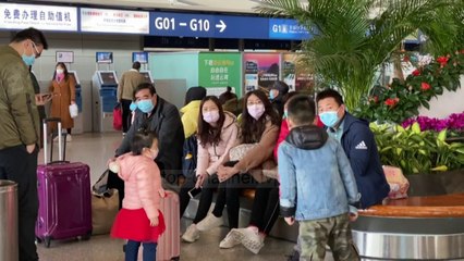 Britanikët e evakuar nga Kina, dy javë në karantinë, edhe pa simptoma të sëmundjes