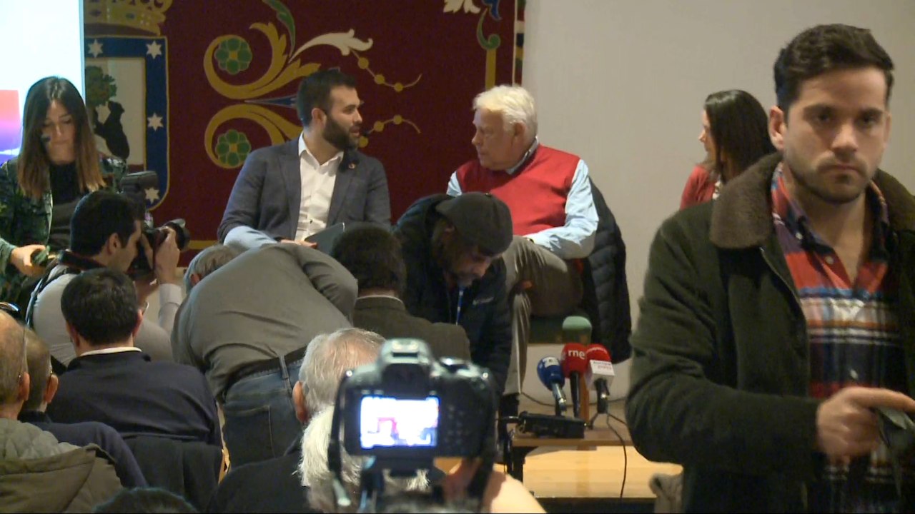 Felipe González en un acto sobre rehabilitación de edificios