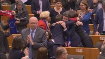 La Eurocámara da luz verde al brexit