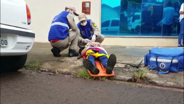 Batida entre moto e bicicleta deixa dois feridos no Parque São Paulo