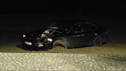 Vlorë, makina fluturon nga Lungomare, përfundon në plazh
