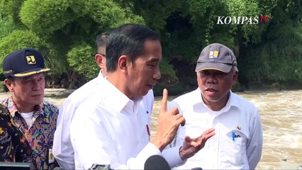 Скачать видео: Jokowi Tak Mau Ikut Campur Pencopotan Ronny Sompie oleh Yasonna Laoly