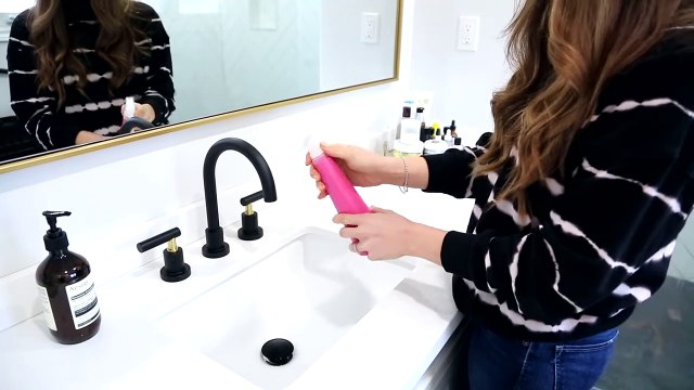 How to Clean a Shower & Glass Doors (Shower Cleaning Routine)