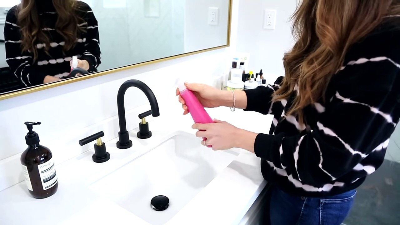 How to Clean a Shower & Glass Doors (Shower Cleaning Routine)