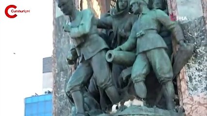 Taksim Meydanı'nda görüntülendi... Yaptığı hareketler dikkat çekti