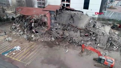 Elazığ'da depremde ağır hasar gören 10 okulun yıkımına başlandı- drone