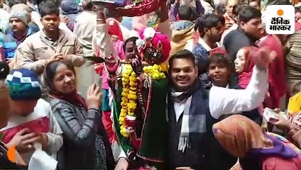 बृज में होली शुरू हो ली, 40 दिन टेसू के रंगों में सराबोर रहेगी कान्हा की नगरी