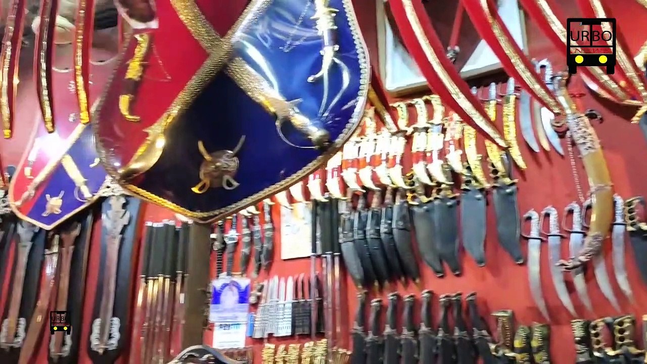 Indian Sword Market Pushkar (तलवार ,बन्दुक ऑर छुरी बाजार ) Weapons Market India क्या आपने देखा