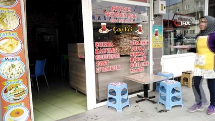 'Ayşe Teyze' çocuklarını okutmak için çaycılık yapıyor