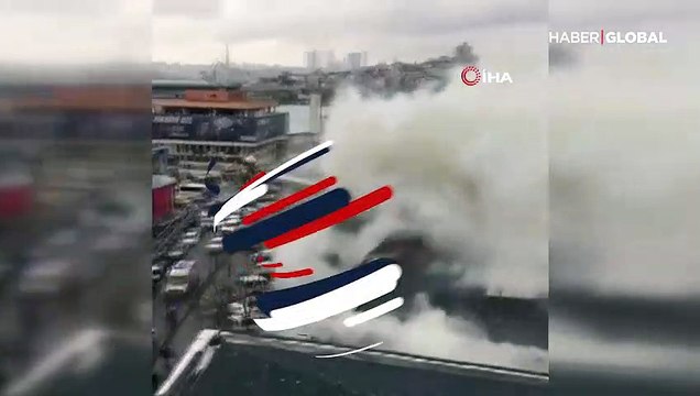 Eminönü'nde korkutan yangın