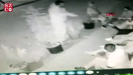 Yol kenarındakilere silahlı saldırı kamerada