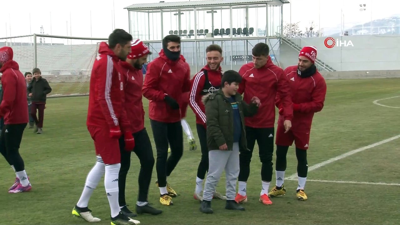 Lider Sivasspor’da neşeli idman