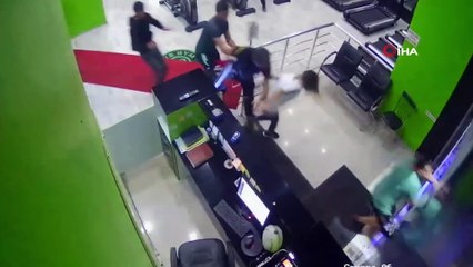 Spor yaparken depreme yakalananlar salondan böyle kaçtı