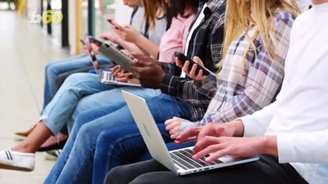 Social Media Addict? Is It Possible To Give It Up?