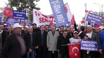 Adana incirlik'te işten çıkarılmalara karşı eylem