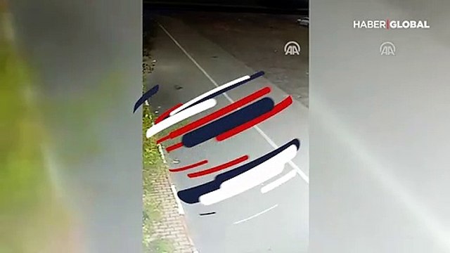 Arkasından yaklaştığı liseli kıza dehşeti yaşattı!