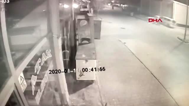 Niğde polis aracı ile otomobilin karıştığı kaza güvenlik kamerasına yansıdı